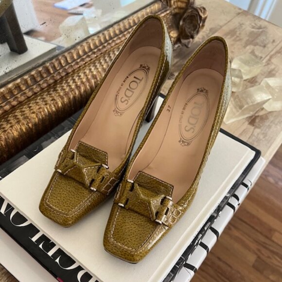 Gorgeous Tod's Moss Green Heeled Loafers, Size 7 (37) - Picture 2 of 9